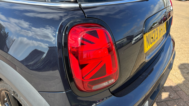 MINI Hatchback 1.5 Cooper Sport 3dr Auto Petrol Hatchback